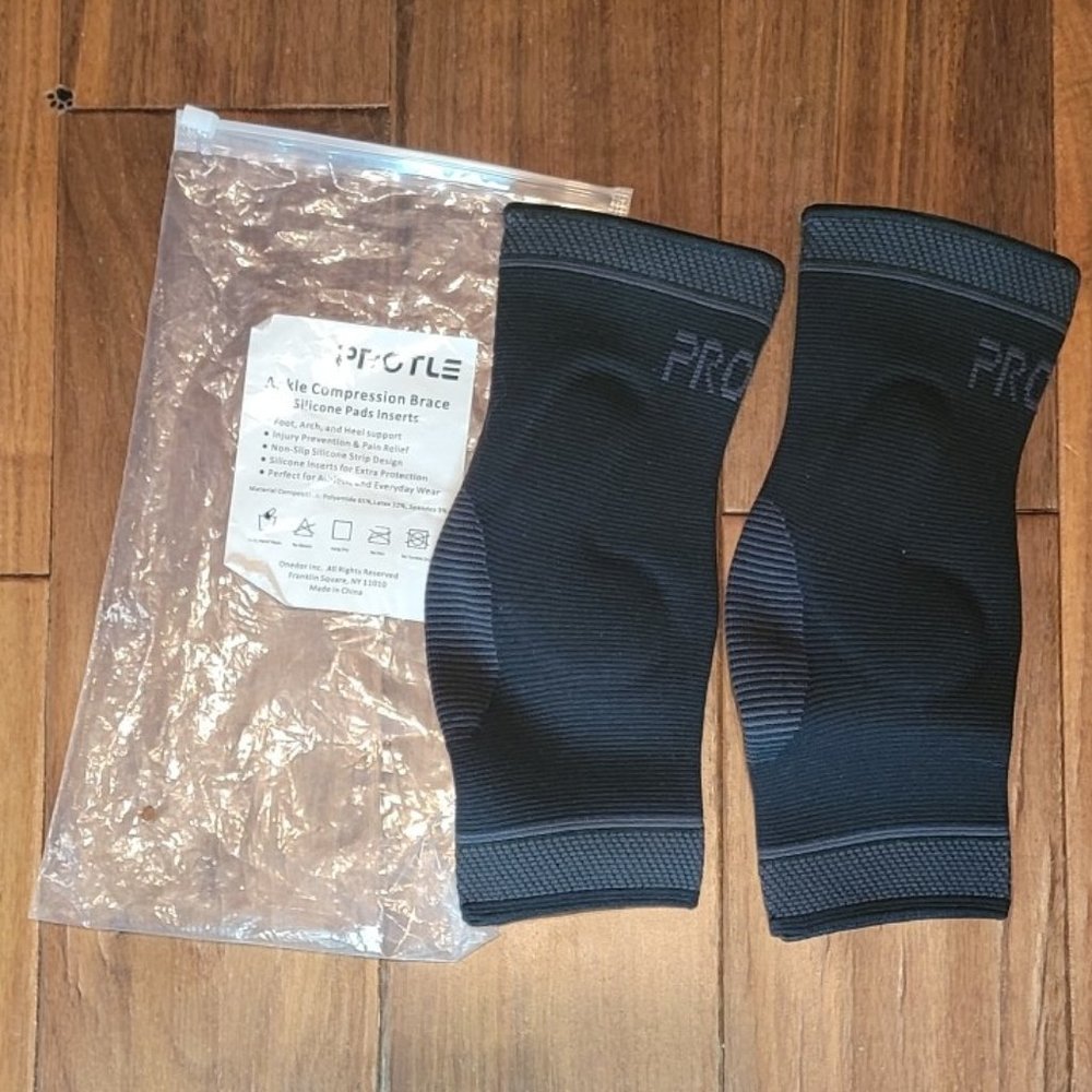 Protle Foot Socks Ankle Brace Compression Support Sleeve with Silicone Gel